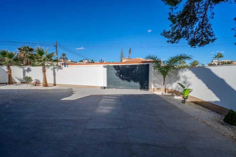 4 Cuarto Villa en venta