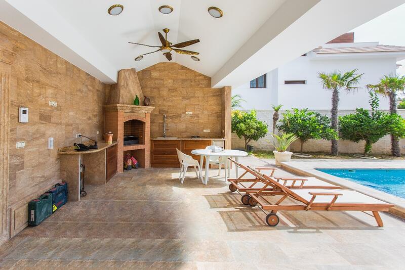 6 bedroom Villa for sale 6 bedroom Villa for sale