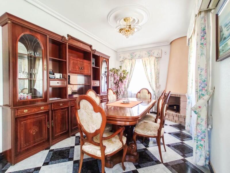 5 спальная комната вилла продается 5 спальная комната вилла продается