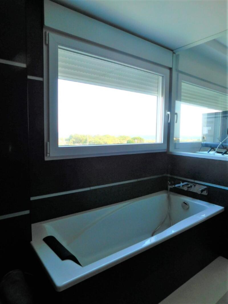 3 slaapkamer Villa Te koop 3 slaapkamer Villa Te koop