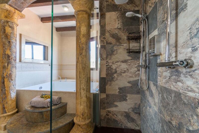 5 bedroom Villa for sale