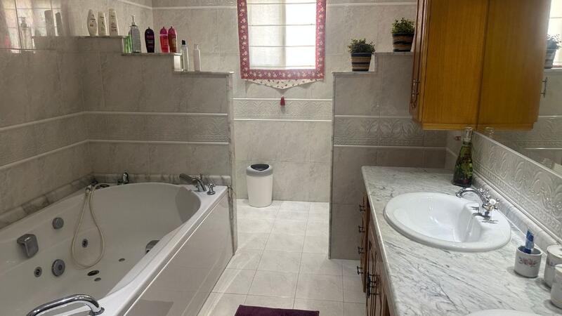 7 bedroom Villa for sale