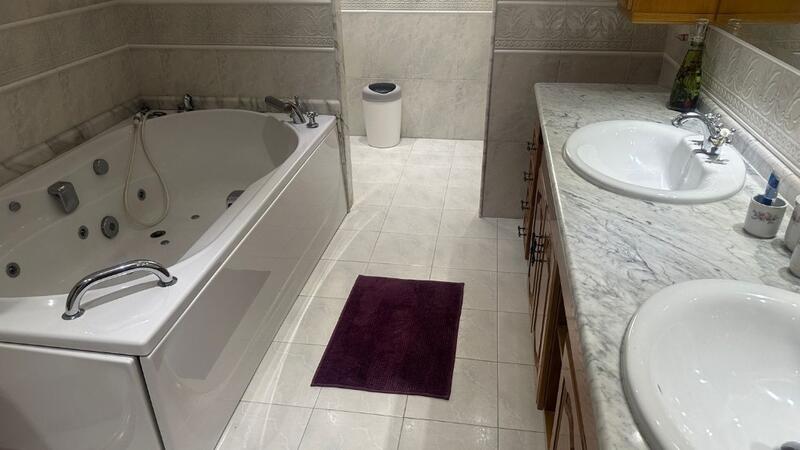 7 bedroom Villa for sale