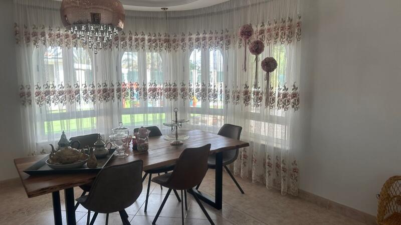 7 bedroom Villa for sale