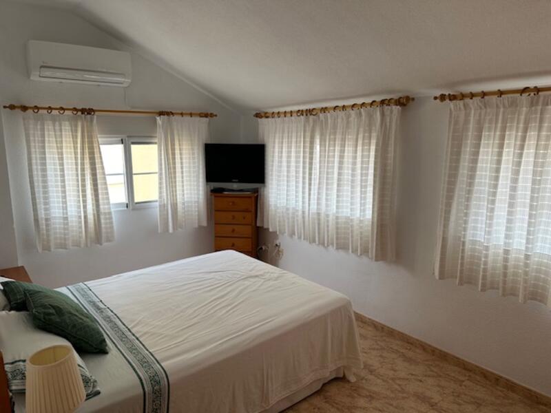 3 slaapkamer Gezinswoning Te koop