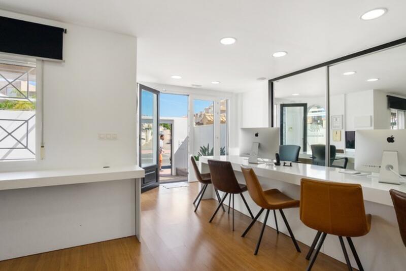 4 bedroom Commercial Property for sale