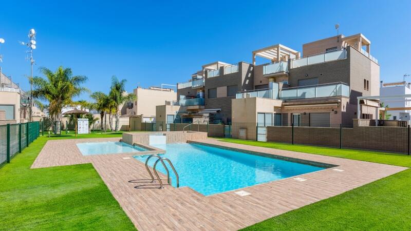 3 bedroom Townhouse for sale 3 bedroom Townhouse for sale