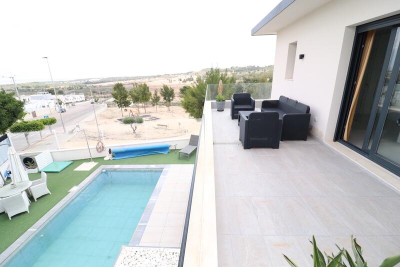 3 Schlafzimmer Villa zu verkaufen 3 Schlafzimmer Villa zu verkaufen