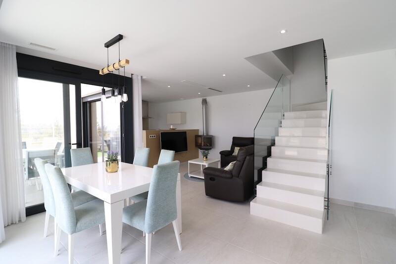 3 Schlafzimmer Villa zu verkaufen 3 Schlafzimmer Villa zu verkaufen