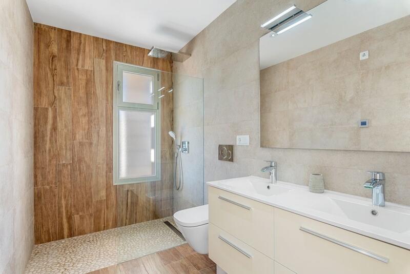 6 bedroom Villa for sale