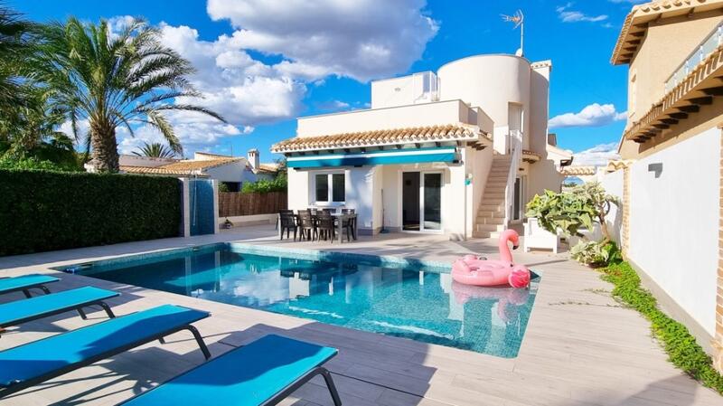Villa for sale in Playa Flamenca, Alicante