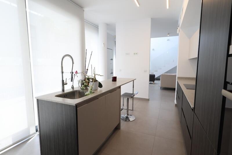 3 Schlafzimmer Villa zu verkaufen 3 Schlafzimmer Villa zu verkaufen