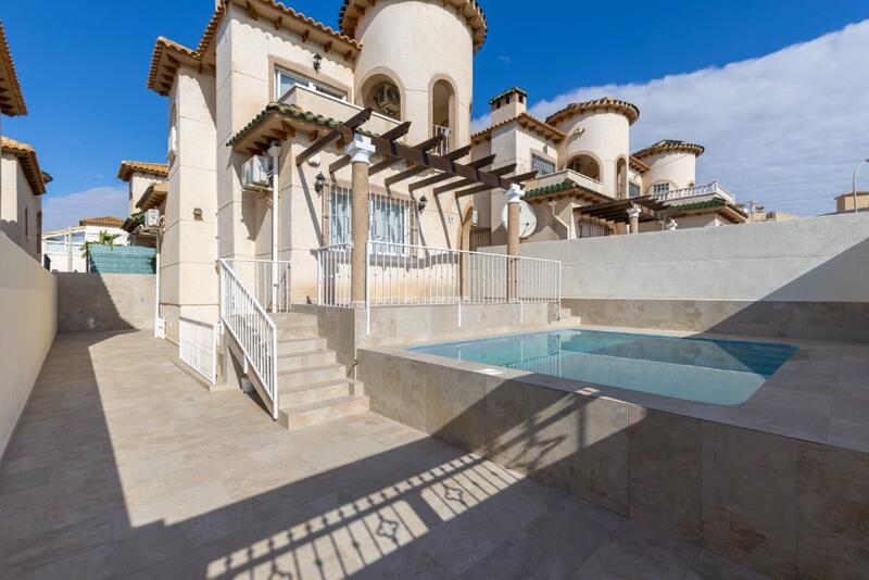 Villa for sale in Orihuela Costa, Alicante