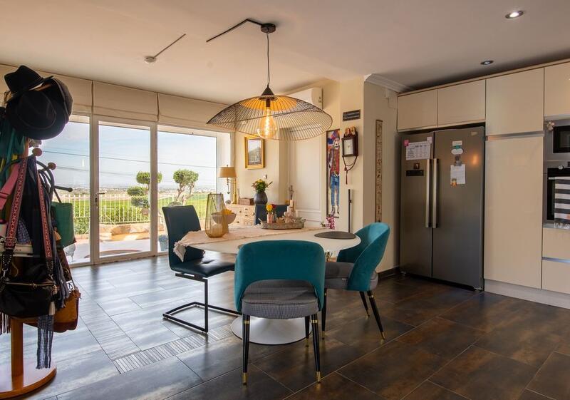 4 slaapkamer Villa Te koop 4 slaapkamer Villa Te koop