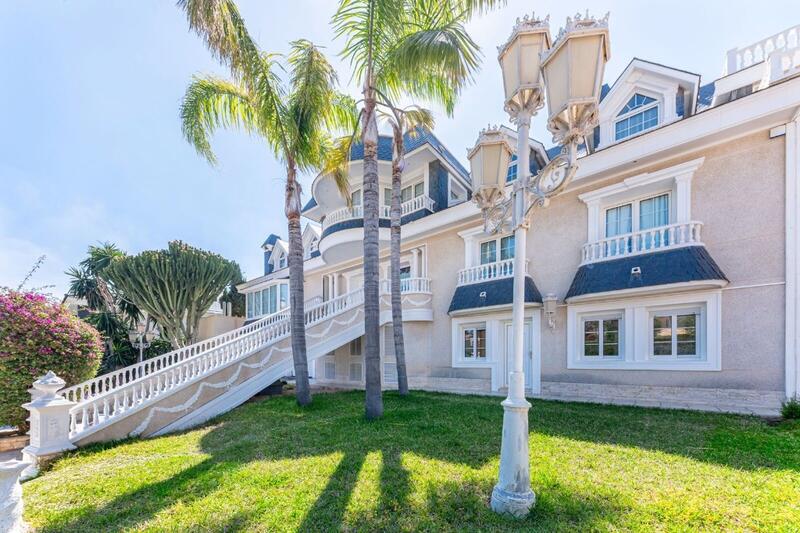 Villa en venta en San Juan, Alicante Villa en venta en San Juan, Alicante