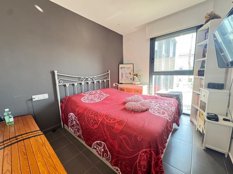 2 bedroom Townhouse for sale