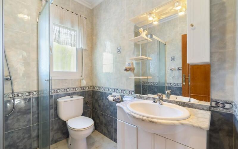 3 Schlafzimmer Villa zu verkaufen 3 Schlafzimmer Villa zu verkaufen