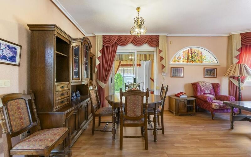 3 Schlafzimmer Villa zu verkaufen 3 Schlafzimmer Villa zu verkaufen