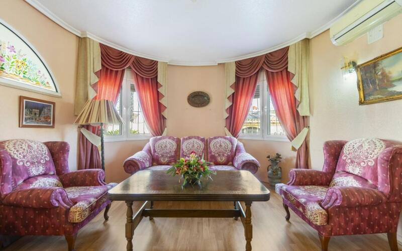 3 Schlafzimmer Villa zu verkaufen 3 Schlafzimmer Villa zu verkaufen