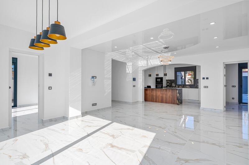 4 спальная комната вилла продается