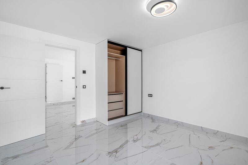 4 спальная комната вилла продается