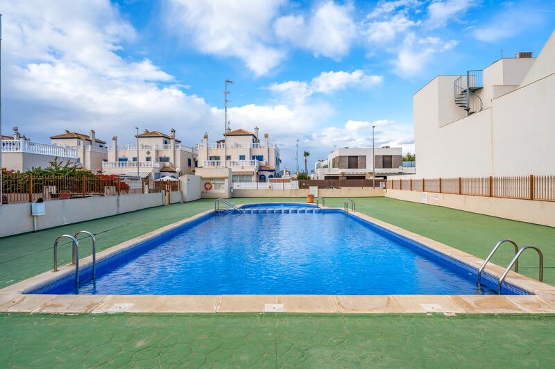 2 bedroom Townhouse for sale 2 bedroom Townhouse for sale