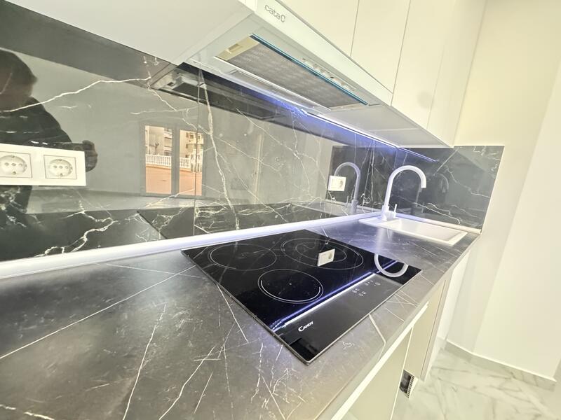 2 slaapkamer Appartement Te koop 2 slaapkamer Appartement Te koop