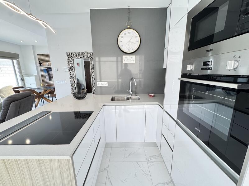 4 soverom Villa til salgs 4 soverom Villa til salgs