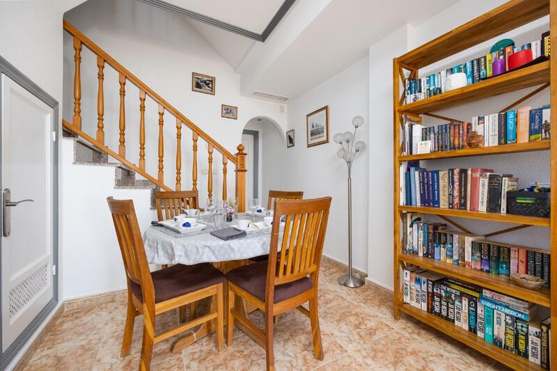 2 bedroom Townhouse for sale