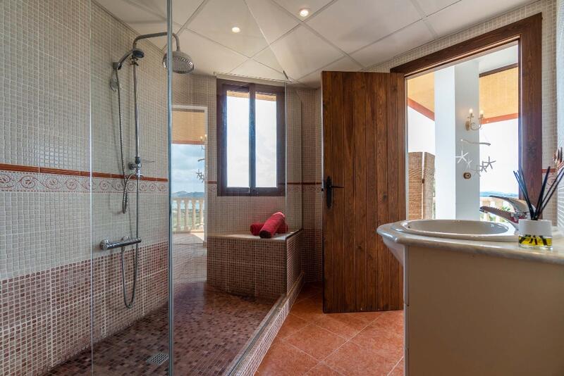 5 bedroom Villa for sale