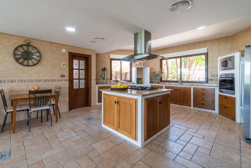 5 bedroom Villa for sale