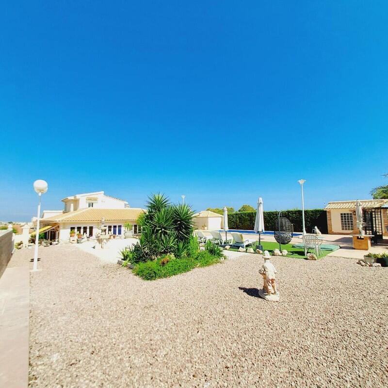 Villa zu verkaufen in Campoamor, Alicante