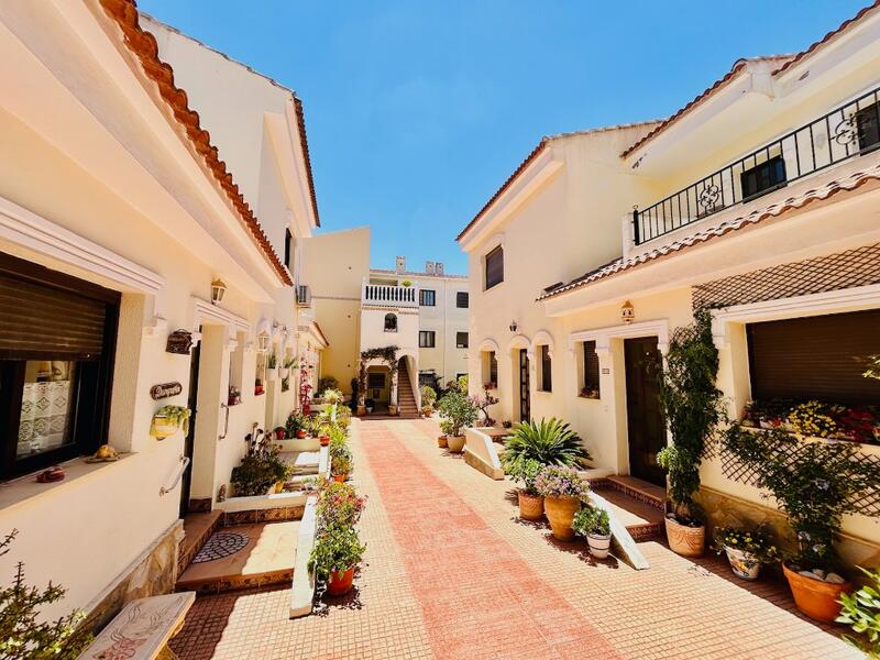 2 slaapkamer Appartement Te koop 2 slaapkamer Appartement Te koop