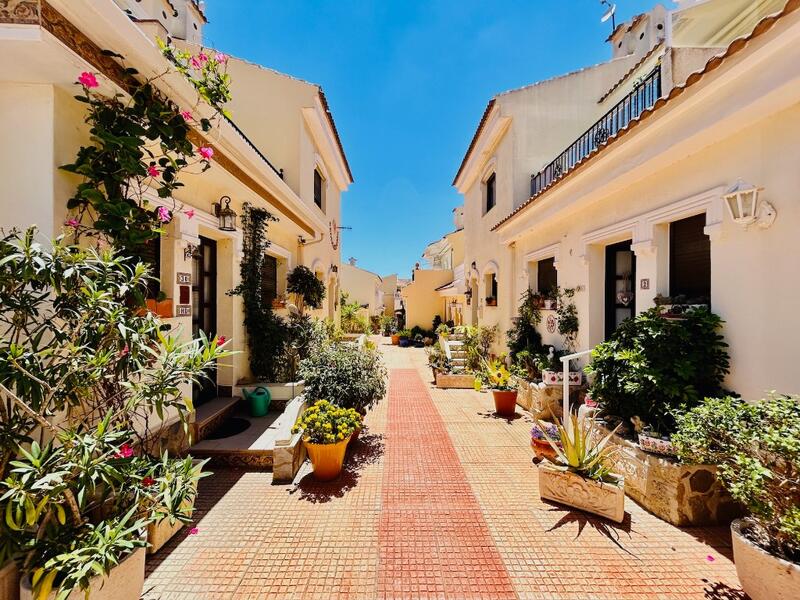 2 slaapkamer Appartement Te koop 2 slaapkamer Appartement Te koop