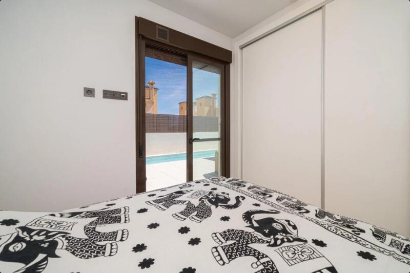 3 slaapkamer Gezinswoning Te koop 3 slaapkamer Gezinswoning Te koop