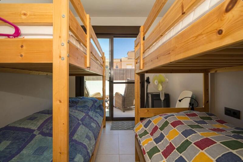 3 slaapkamer Gezinswoning Te koop 3 slaapkamer Gezinswoning Te koop