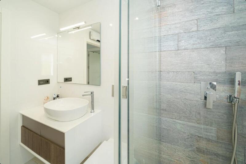 3 slaapkamer Gezinswoning Te koop 3 slaapkamer Gezinswoning Te koop