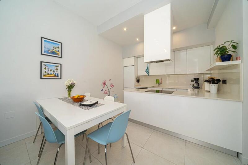 3 slaapkamer Gezinswoning Te koop 3 slaapkamer Gezinswoning Te koop