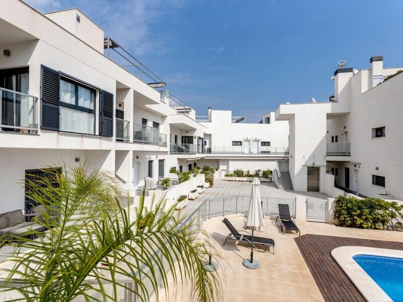 Apartamento en venta en La Mata, Alicante