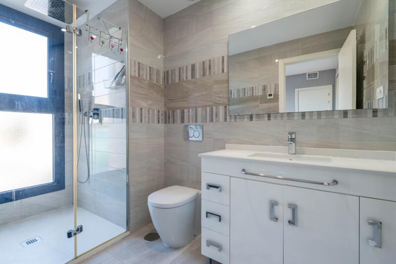 2 slaapkamer Appartement Te koop 2 slaapkamer Appartement Te koop