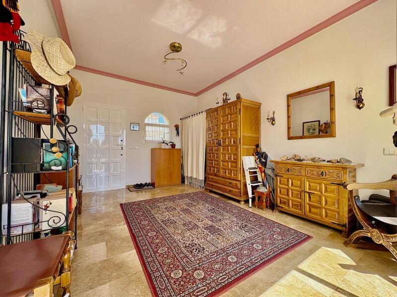 2 slaapkamer Villa Te koop 2 slaapkamer Villa Te koop