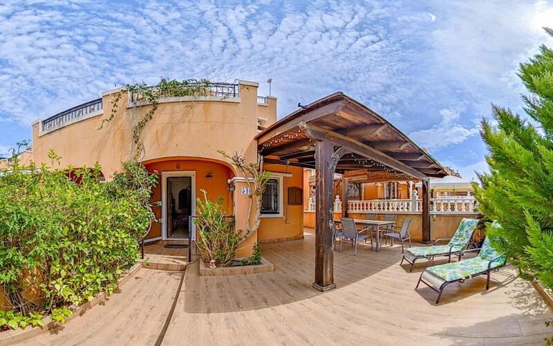 Townhouse for sale in Orihuela Costa, Alicante