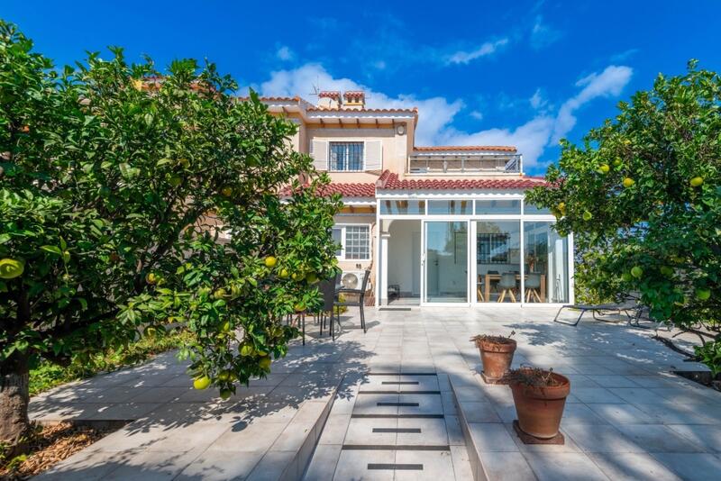 Rekkehus til salgs i Orihuela Costa, Alicante