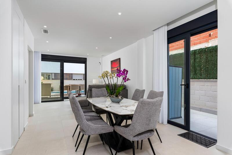 4 slaapkamer Villa Te koop 4 slaapkamer Villa Te koop