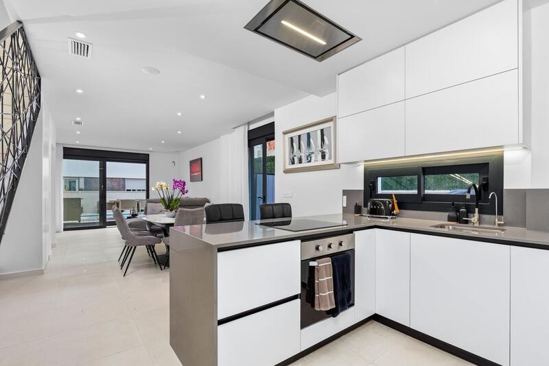 4 slaapkamer Villa Te koop 4 slaapkamer Villa Te koop