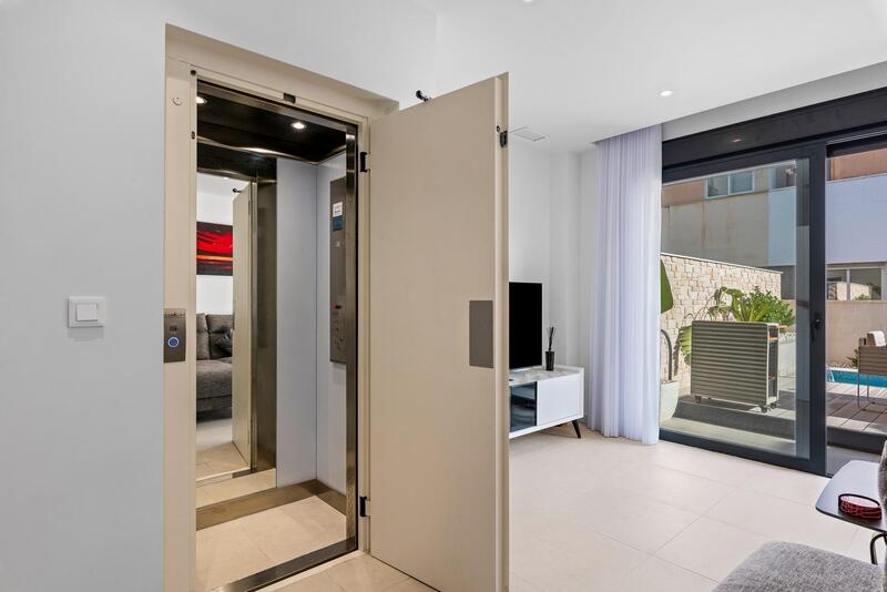 4 slaapkamer Villa Te koop 4 slaapkamer Villa Te koop