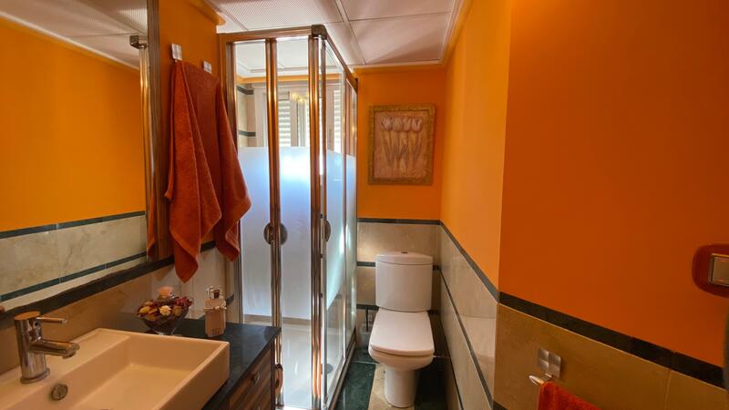 4 спальная комната квартира продается