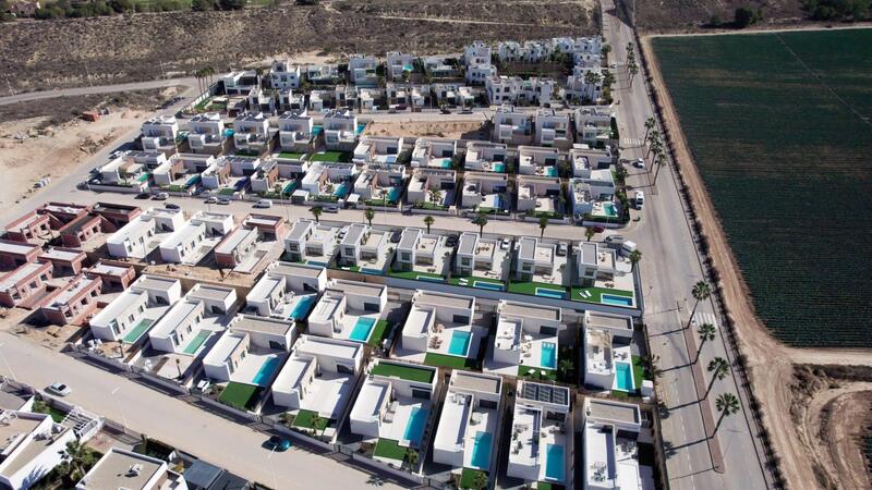 3 slaapkamer Villa Te koop 3 slaapkamer Villa Te koop