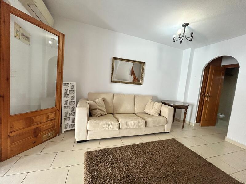 2 slaapkamer Gezinswoning Te koop 2 slaapkamer Gezinswoning Te koop