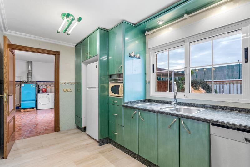 4 Schlafzimmer Villa zu verkaufen 4 Schlafzimmer Villa zu verkaufen